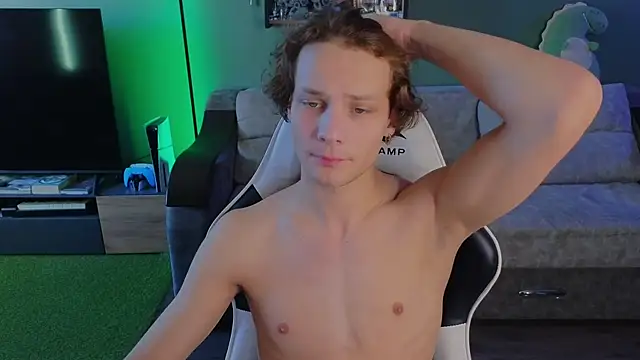 Snapshot of TeddyLiLboy chatting on 10-18-25, 09:43 TeddyLiLboy online show from 10-18-25, 09:43