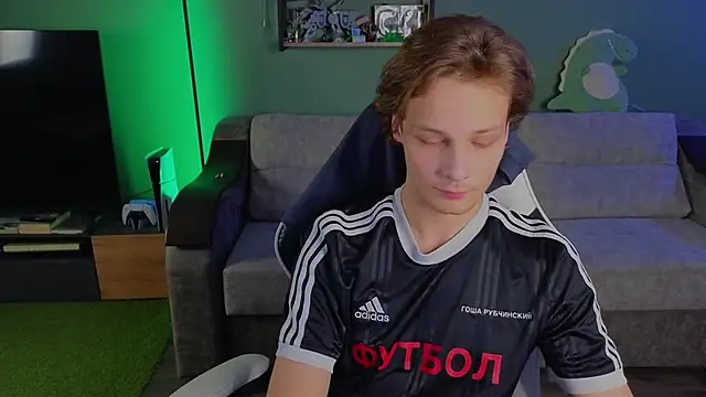 Snapshot of TeddyLiLboy chatting on 10-21-25, 02:29 TeddyLiLboy online show from 10-21-25, 02:29