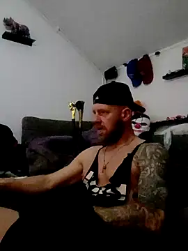 Snapshot of eltoulou chatting on 01-09-25, 09:47 eltoulou online show from 01-09-25, 09:47