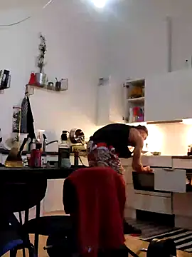 Snapshot of eltoulou chatting on 01-11-25, 07:38 eltoulou online show from 01-11-25, 07:38