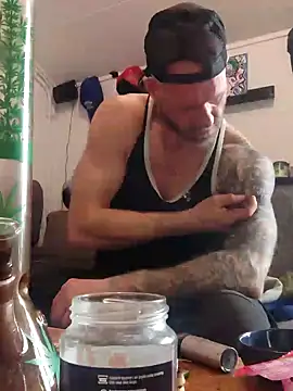 Snapshot of eltoulou chatting on 02-07-25, 01:43 eltoulou online show from 02-07-25, 01:43