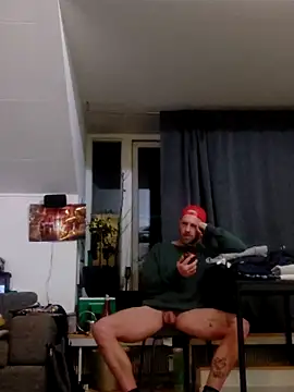 Snapshot of eltoulou chatting on 02-17-25, 08:15 eltoulou online show from 02-17-25, 08:15