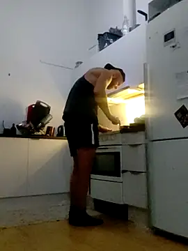 Snapshot of eltoulou chatting on 11-04-25, 10:20 eltoulou online show from 11-04-25, 10:20