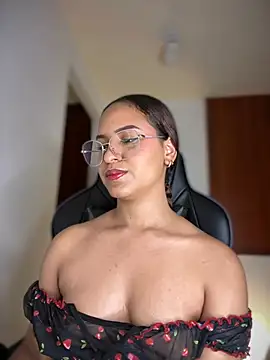 Snapshot of gretta_kler1 chatting on 02-09-25, 03:53 gretta kler1 online show from 02-09-25, 03:53