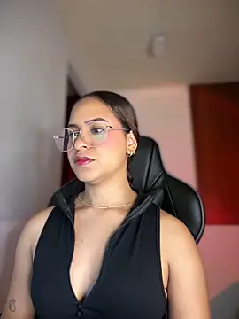 Snapshot of gretta_kler1 chatting on 02-14-25, 01:23 gretta kler1 online show from 02-14-25, 01:23