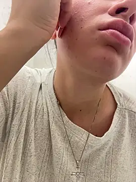 deliaroyal online show from 10-28-25, 03:36