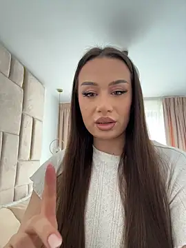 deliaroyal online show from 04-28-26, 12:10