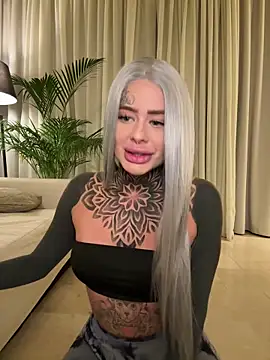 Snapshot of bambixboo chatting on 11-11-25, 08:42 bambixboo online show from 11-11-25, 08:42