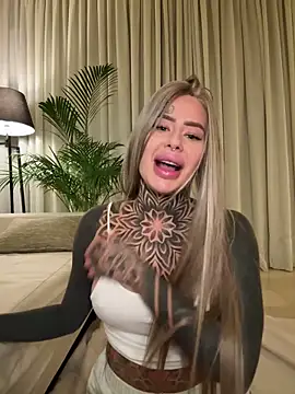 Snapshot of bambixboo chatting on 11-13-25, 08:30 bambixboo online show from 11-13-25, 08:30