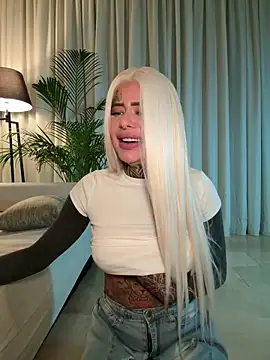 Snapshot of bambixboo chatting on 11-15-25, 10:26 bambixboo online show from 11-15-25, 10:26