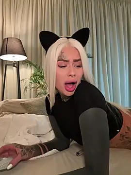 Snapshot of bambixboo chatting on 11-16-25, 07:52 bambixboo online show from 11-16-25, 07:52