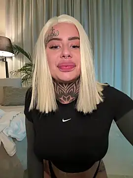 Snapshot of bambixboo chatting on 11-18-25, 09:52 bambixboo online show from 11-18-25, 09:52