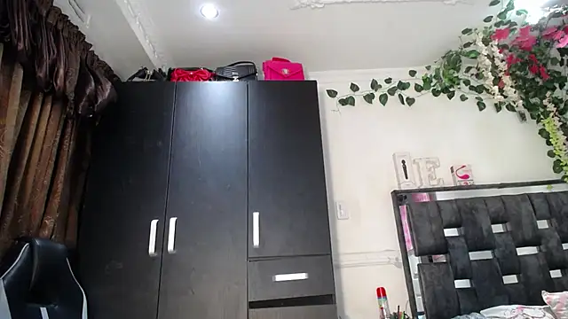 emma hoot1 online show from 12-14-24, 12:22