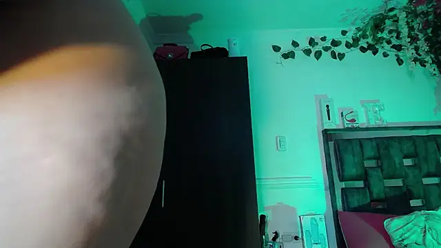 emma hoot1 online show from 09-12-25, 02:22