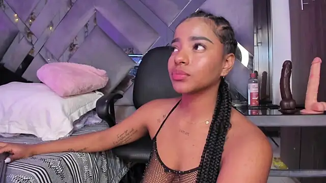 Iris hott1 online show from 01-17-25, 03:01