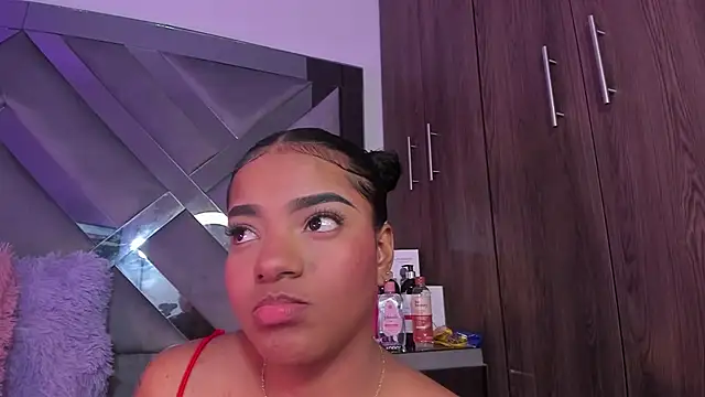 Iris hott1 online show from 03-02-25, 11:18