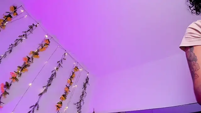 Iris hott1 online show from 03-13-25, 11:16