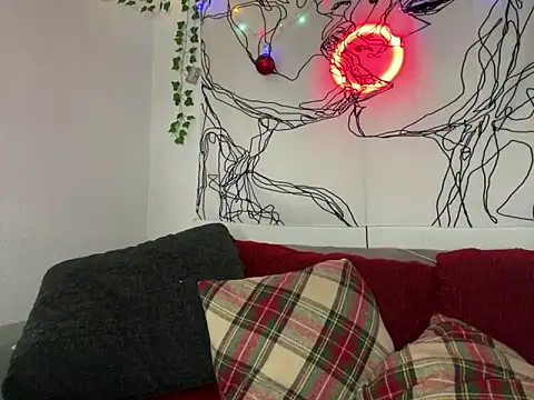 Snapshot of kinkygirl420x chatting on 12-22-24, 04:27 kinkygirl420x online show from 12-22-24, 04:27