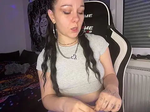 Snapshot of kinkygirl420x chatting on 01-30-25, 09:04 kinkygirl420x online show from 01-30-25, 09:04