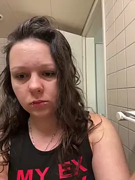 Snapshot of kinkygirl420x chatting on 03-19-25, 10:11 kinkygirl420x online show from 03-19-25, 10:11