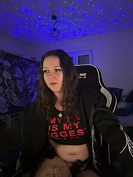 Snapshot of kinkygirl420x chatting on 03-19-25, 09:48 kinkygirl420x online show from 03-19-25, 09:48