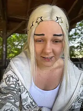 Snapshot of kinkygirl420x chatting on 04-30-26, 01:06 kinkygirl420x online show from 04-30-26, 01:06