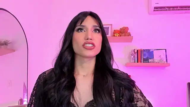 Snapshot of rose_saenz chatting on 12-15-24, 07:10 rose saenz online show from 12-15-24, 07:10