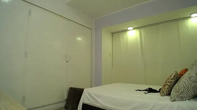 genesis moretz online show from 02-22-25, 03:45