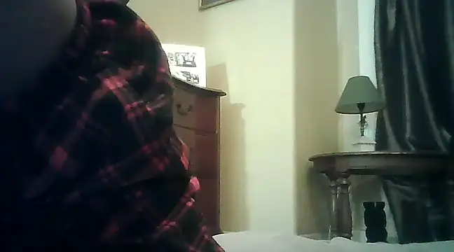 Snapshot of CaramelDipper chatting on 12-15-24, 02:19 CaramelDipper online show from 12-15-24, 02:19