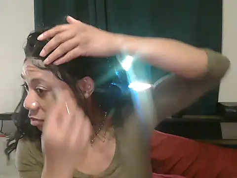 Snapshot of CaramelDipper chatting on 11-16-25, 04:07 CaramelDipper online show from 11-16-25, 04:07