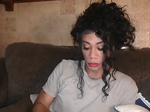 Snapshot of CaramelDipper chatting on 03-08-26, 02:21 CaramelDipper online show from 03-08-26, 02:21