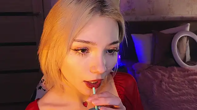 Snapshot of SandraBoyl chatting on 01-10-25, 04:12 SandraBoyl online show from 01-10-25, 04:12