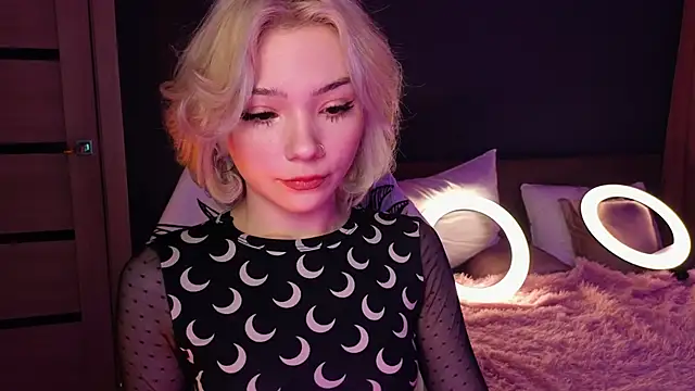 Snapshot of SandraBoyl chatting on 02-06-25, 01:16 SandraBoyl online show from 02-06-25, 01:16