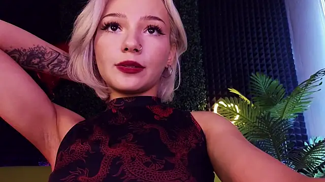 Snapshot of SandraBoyl chatting on 02-23-25, 04:17 SandraBoyl online show from 02-23-25, 04:17