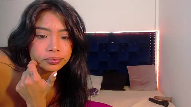 Snapshot of SaraApril_1 chatting on 02-04-25, 11:27 SaraApril 1 online show from 02-04-25, 11:27