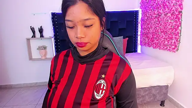 Snapshot of SaraApril_1 chatting on 10-23-25, 09:46 SaraApril 1 online show from 10-23-25, 09:46