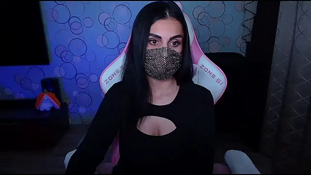   Yasmina   online show from 10-06-25, 09:18