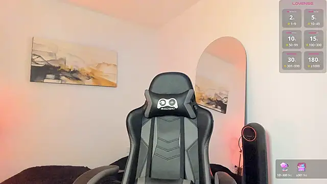 Snapshot of LucianSinclair chatting on 12-03-24, 03:09 LucianSinclair online show from 12-03-24, 03:09