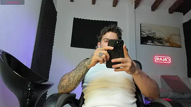 LucianSinclair online show from 11-13-25, 03:38