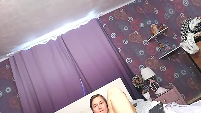 Snapshot of SquirtyAlice chatting on 02-08-25, 07:26 SquirtyAlice online show from 02-08-25, 07:26