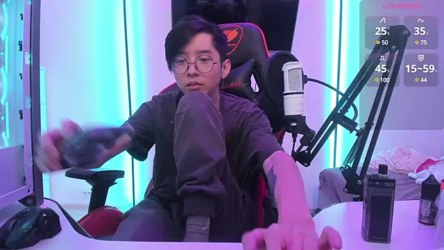 Snapshot of wexlee7 chatting on 12-02-24, 12:30 wexlee7 online show from 12-02-24, 12:30