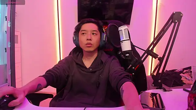 Snapshot of wexlee7 chatting on 12-21-24, 10:51 wexlee7 online show from 12-21-24, 10:51