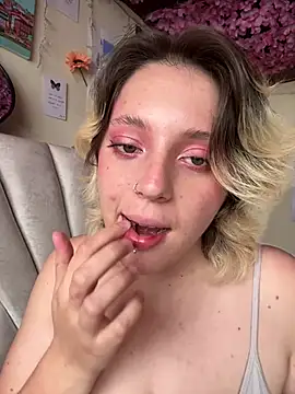 Enyeld ruru online show from 02-23-25, 01:42