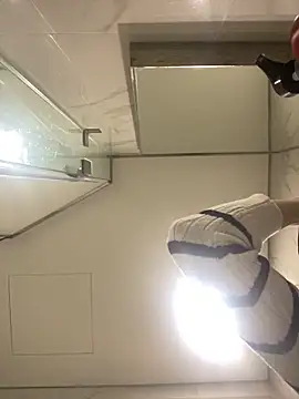 Snapshot of MEOW_MEO chatting on 12-20-25, 04:03 MEOW MEO online show from 12-20-25, 04:03