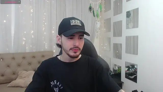 Snapshot of DmitriSanders chatting on 12-29-24, 12:12 DmitriSanders online show from 12-29-24, 12:12