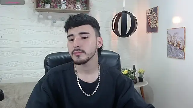 Snapshot of DmitriSanders chatting on 01-15-25, 08:58 DmitriSanders online show from 01-15-25, 08:58