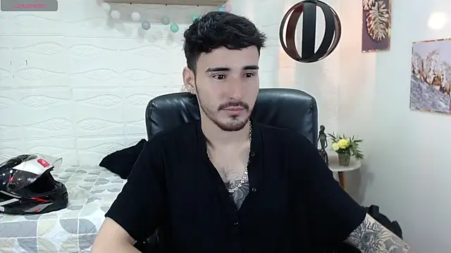 Snapshot of DmitriSanders chatting on 02-13-25, 08:34 DmitriSanders online show from 02-13-25, 08:34