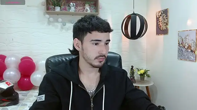 Snapshot of DmitriSanders chatting on 02-22-25, 01:33 DmitriSanders online show from 02-22-25, 01:33