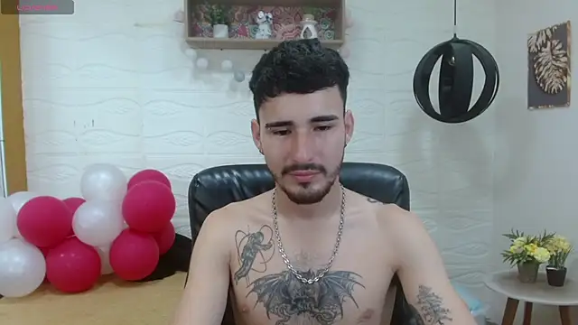 Snapshot of DmitriSanders chatting on 03-11-25, 07:36 DmitriSanders online show from 03-11-25, 07:36