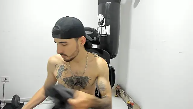 Snapshot of DmitriSanders chatting on 09-10-25, 08:09 DmitriSanders online show from 09-10-25, 08:09